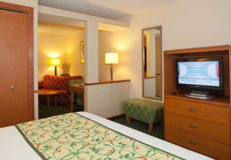 Fairfield Inn & Suites By Marriott Cleveland Стрийтсбъро Екстериор снимка
