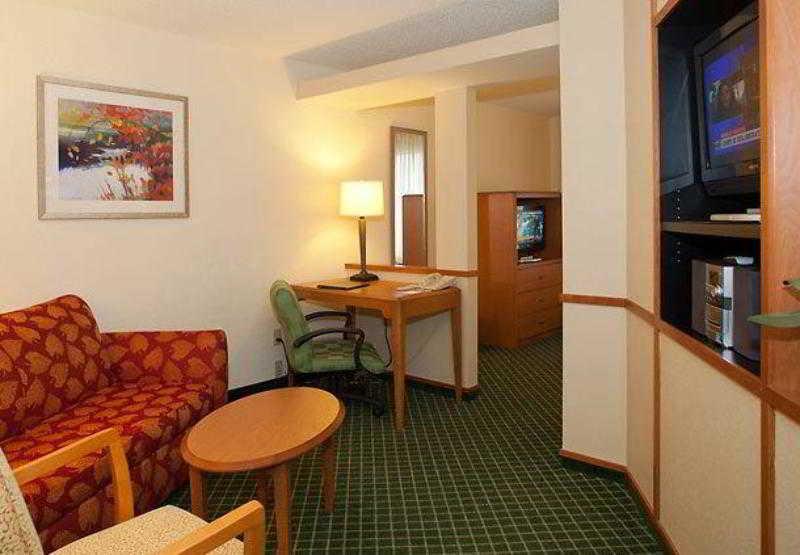Fairfield Inn & Suites By Marriott Cleveland Стрийтсбъро Екстериор снимка