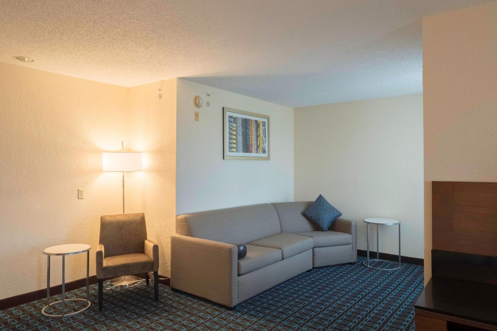 Fairfield Inn & Suites By Marriott Cleveland Стрийтсбъро Екстериор снимка